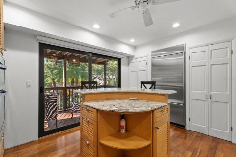 Condo in Sarasota, Florida, 3 bedrooms № 2405691 - photo 12