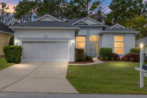 Casa en Ocala, Florida 2 dormitorios, 161.93 m2 № 2145475