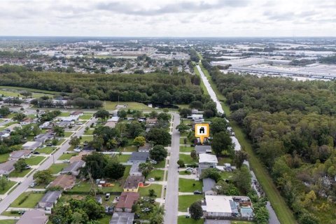 Casa en venta en Orlando, Florida, 4 dormitorios, 96.99 m2 № 2385921 - foto 18