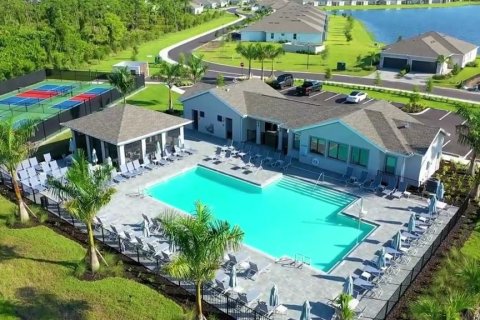 Villa ou maison à vendre à Englewood, Floride: 4 chambres, 208.01 m2 № 2361099 - photo 3