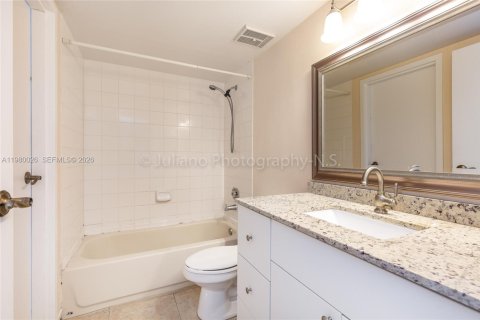 Condominio en alquiler en North Bay Village, Florida, 2 dormitorios, 95.69 m2 № 2043473 - foto 12