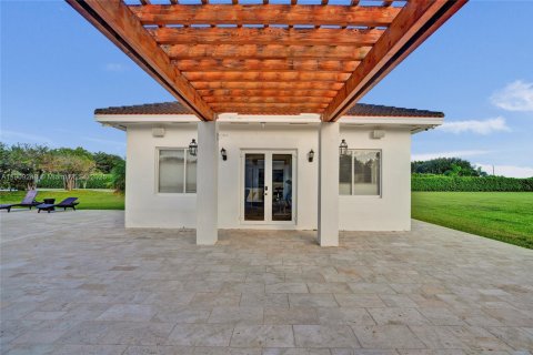 Villa ou maison à vendre à Miami, Floride: 7 chambres, 499.26 m2 № 1965534 - photo 19