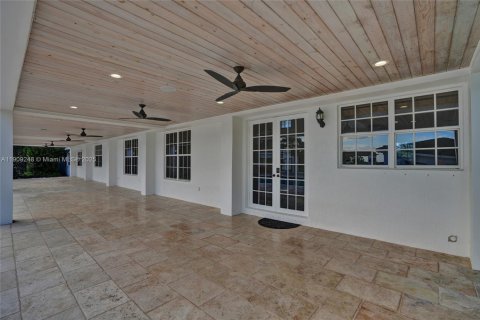 Villa ou maison à vendre à Miami, Floride: 7 chambres, 499.26 m2 № 1965534 - photo 13