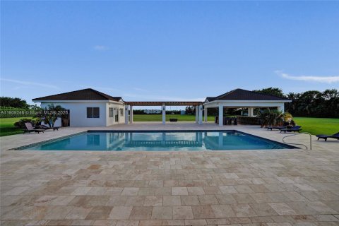 Villa ou maison à vendre à Miami, Floride: 7 chambres, 499.26 m2 № 1965534 - photo 16