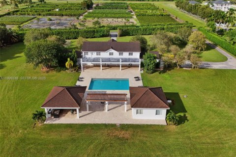 Villa ou maison à vendre à Miami, Floride: 7 chambres, 499.26 m2 № 1965534 - photo 30