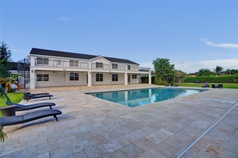 Villa ou maison à vendre à Miami, Floride: 7 chambres, 499.26 m2 № 1965534 - photo 9
