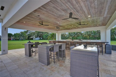 Villa ou maison à vendre à Miami, Floride: 7 chambres, 499.26 m2 № 1965534 - photo 14