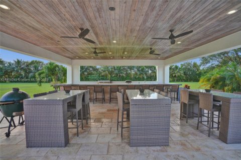 Villa ou maison à vendre à Miami, Floride: 7 chambres, 499.26 m2 № 1965534 - photo 15