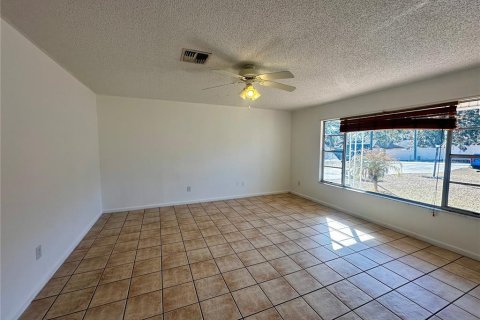Villa ou maison à louer à Ocala, Floride: 3 chambres, 146.04 m2 № 2151067 - photo 7