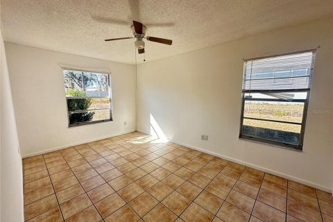 Villa ou maison à louer à Ocala, Floride: 3 chambres, 146.04 m2 № 2151067 - photo 13