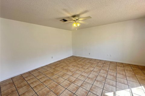Villa ou maison à louer à Ocala, Floride: 3 chambres, 146.04 m2 № 2151067 - photo 6