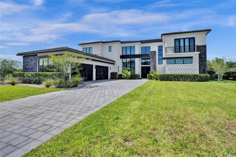 House in Southwest Ranches, Florida 6 bedrooms, 754.37 sq.m. № 1689311 - photo 1