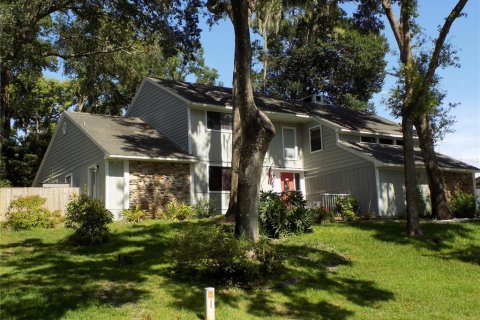 House in Mount Dora, Florida 5 bedrooms, 236.16 sq.m. № 1796804 - photo 1