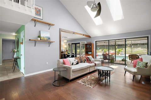House in Mount Dora, Florida 5 bedrooms, 236.16 sq.m. № 1796804 - photo 5