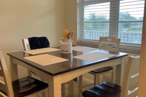 Condo in Plantation, Florida, 2 bedrooms  № 1875494 - photo 8
