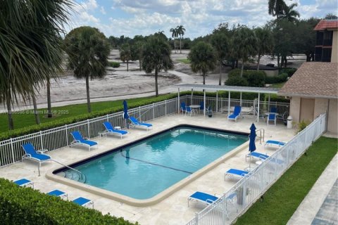 Condo in Plantation, Florida, 2 bedrooms  № 1875494 - photo 4