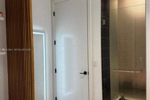 Купить кондоминиум в Майами-Бич, Флорида 1 спальня, 68.56м2, № 1998733 - фото 18