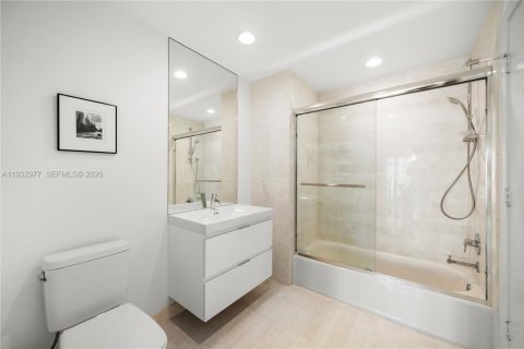 Condo in North Miami Beach, Florida, 2 bedrooms  № 2000743 - photo 22