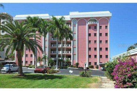 Copropriété à louer à Sarasota, Floride: 2 chambres, 239.69 m2 № 1428758 - photo 1