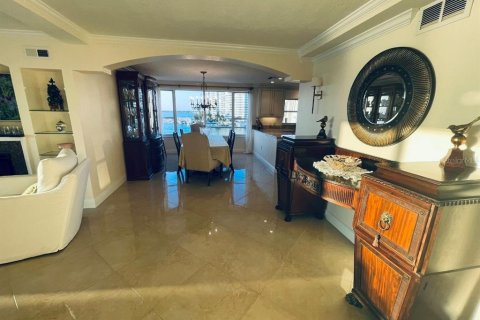 Copropriété à louer à Sarasota, Floride: 2 chambres, 239.69 m2 № 1428758 - photo 3