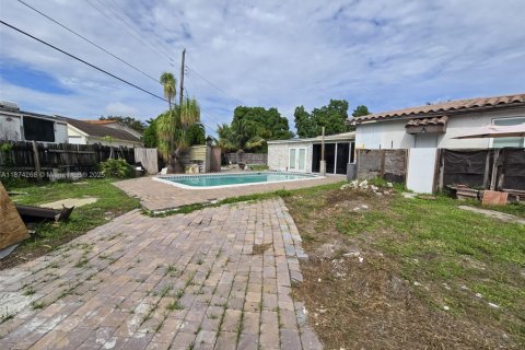 Villa ou maison à vendre à Hialeah, Floride: 3 chambres, 153.38 m2 № 1925692 - photo 4