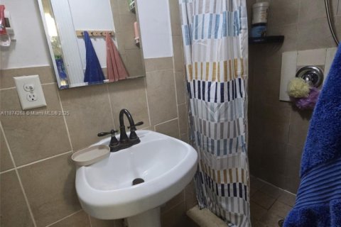 Villa ou maison à vendre à Hialeah, Floride: 3 chambres, 153.38 m2 № 1925692 - photo 8