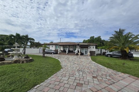 Villa ou maison à vendre à Hialeah, Floride: 3 chambres, 153.38 m2 № 1925692 - photo 1