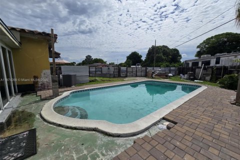 Villa ou maison à vendre à Hialeah, Floride: 3 chambres, 153.38 m2 № 1925692 - photo 5