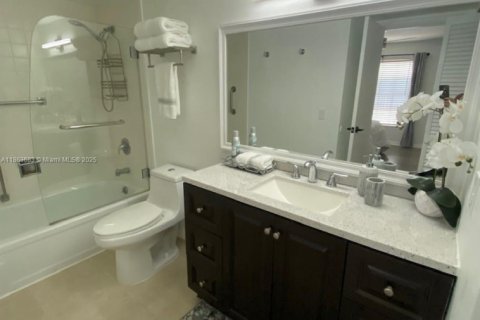 Condominio en venta en Naples, Florida, 2 dormitorios № 1891527 - foto 12