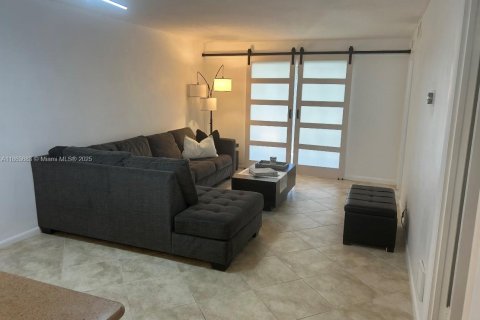 Condominio en venta en Naples, Florida, 2 dormitorios № 1891527 - foto 13