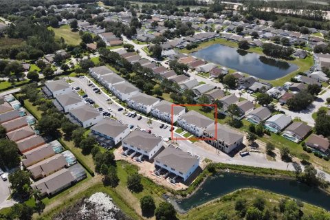 Touwnhouse à vendre à Clermont, Floride: 4 chambres, 174.93 m2 № 554785 - photo 5