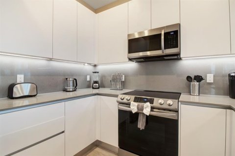 Touwnhouse à vendre à Clermont, Floride: 4 chambres, 174.93 m2 № 554785 - photo 9