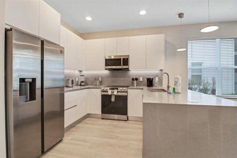 Touwnhouse à vendre à Clermont, Floride: 4 chambres, 174.93 m2 № 554785 - photo 7