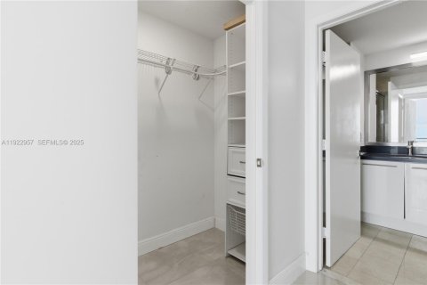 Condominio en venta en Miami, Florida, 2 dormitorios, 100.98 m2 № 1982049 - foto 24