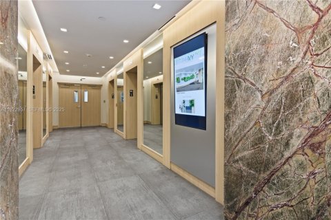 Condominio en venta en Miami, Florida, 2 dormitorios, 100.98 m2 № 1982049 - foto 2