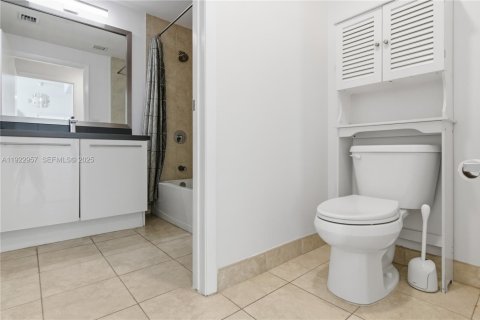 Condominio en venta en Miami, Florida, 2 dormitorios, 100.98 m2 № 1982049 - foto 17