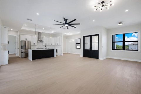 Casa en venta en Port Charlotte, Florida, 4 dormitorios, 211.54 m2 № 2198247 - foto 7