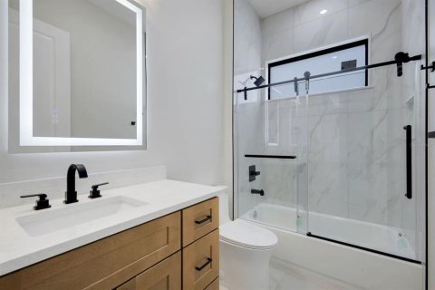 Casa en venta en Port Charlotte, Florida, 4 dormitorios, 211.54 m2 № 2198247 - foto 25