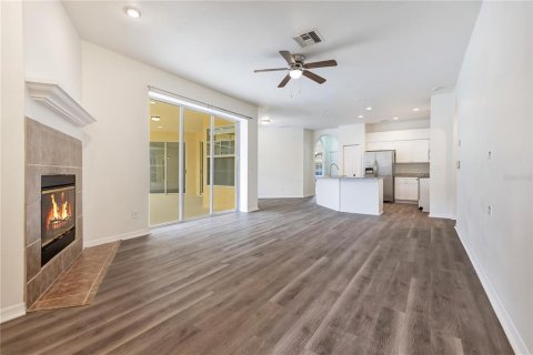 Casa en venta en Tampa, Florida, 4 dormitorios, 202.43 m2 № 2208627 - foto 4