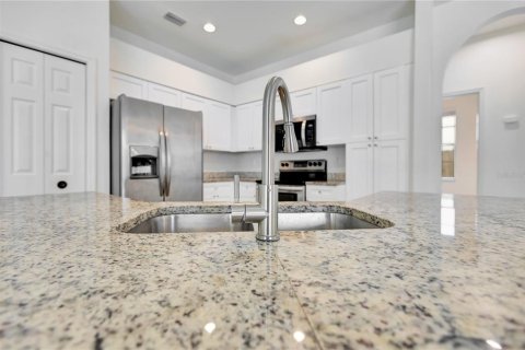 Casa en venta en Tampa, Florida, 4 dormitorios, 202.43 m2 № 2208627 - foto 9