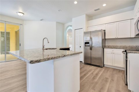 Casa en venta en Tampa, Florida, 4 dormitorios, 202.43 m2 № 2208627 - foto 8