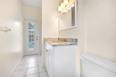 Casa en venta en Tampa, Florida, 4 dormitorios, 202.43 m2 № 2208627 - foto 12