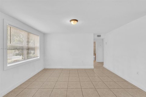 Casa en alquiler en Fort Lauderdale, Florida, 3 dormitorios, 116.31 m2 № 2018141 - foto 27