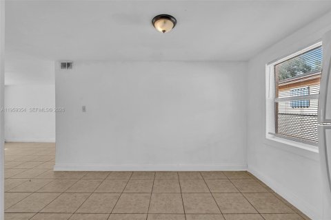 Casa en alquiler en Fort Lauderdale, Florida, 3 dormitorios, 116.31 m2 № 2018141 - foto 19