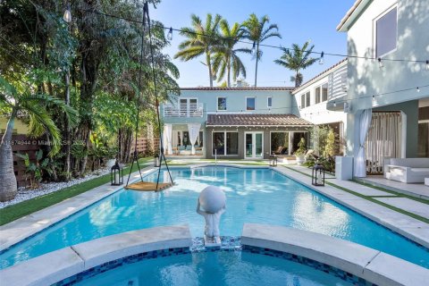 Casa en alquiler en Miami Beach, Florida, 5 dormitorios, 566.05 m2 № 1926241 - foto 19
