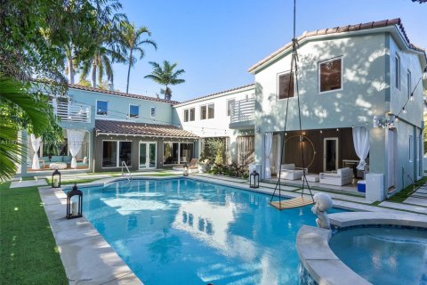 Casa en alquiler en Miami Beach, Florida, 5 dormitorios, 566.05 m2 № 1926241 - foto 1