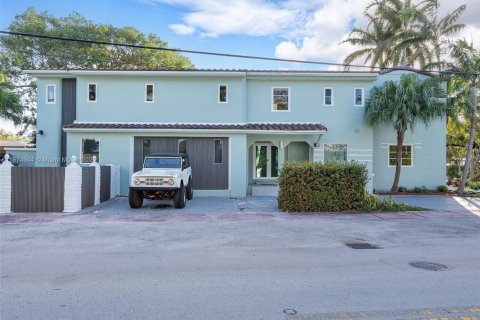 Casa en alquiler en Miami Beach, Florida, 5 dormitorios, 566.05 m2 № 1926241 - foto 22