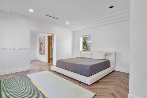 Casa en alquiler en Miami Beach, Florida, 5 dormitorios, 566.05 m2 № 1926241 - foto 15