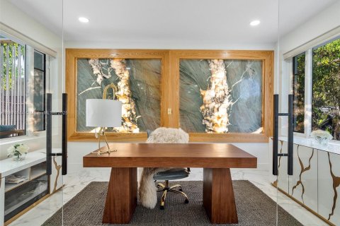 Casa en alquiler en Miami Beach, Florida, 5 dormitorios, 566.05 m2 № 1926241 - foto 6