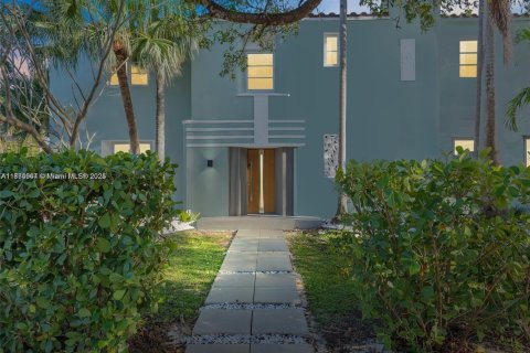Casa en alquiler en Miami Beach, Florida, 5 dormitorios, 566.05 m2 № 1926241 - foto 21
